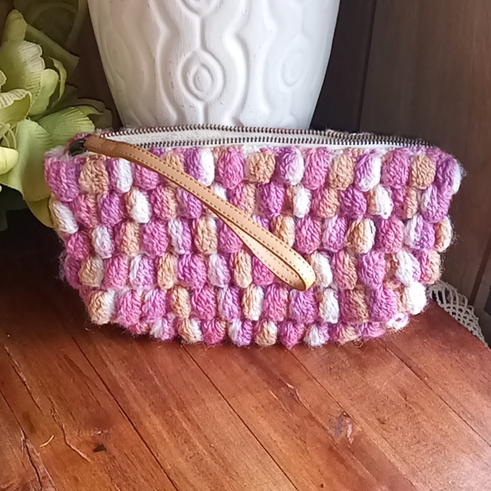 Universal thread yarn purse